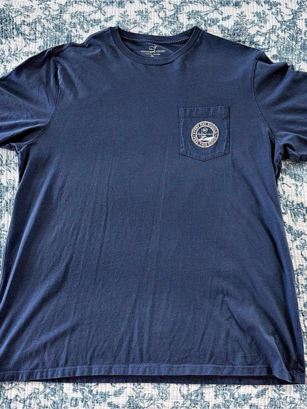 vineyard vines Every Day Should Feel This Good Boat Pocket Tee Blue XL